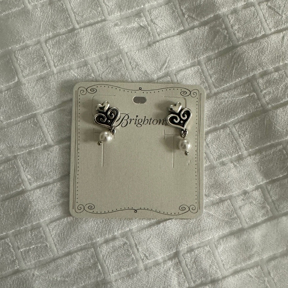 NWT Brand new, never worn Silver Brighton Alcazar Heart Earrings with pearl drop
